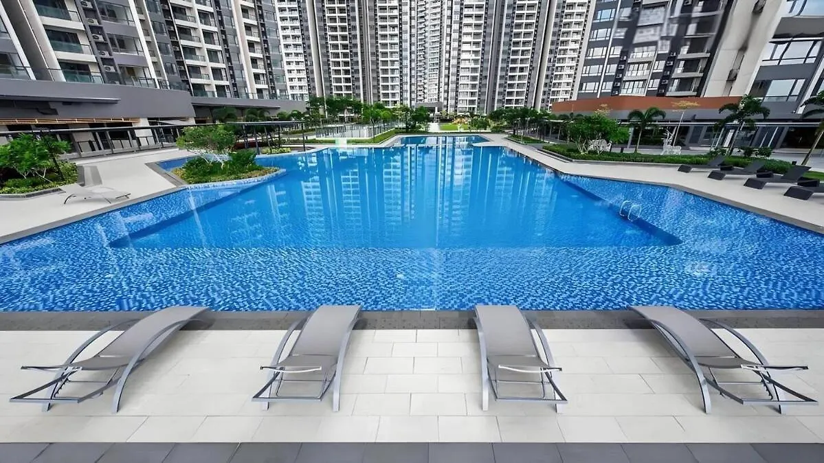 R&F Sea View 2Br Midnight Design 6-8Pax Brand New Lägenhet Johor Bahru