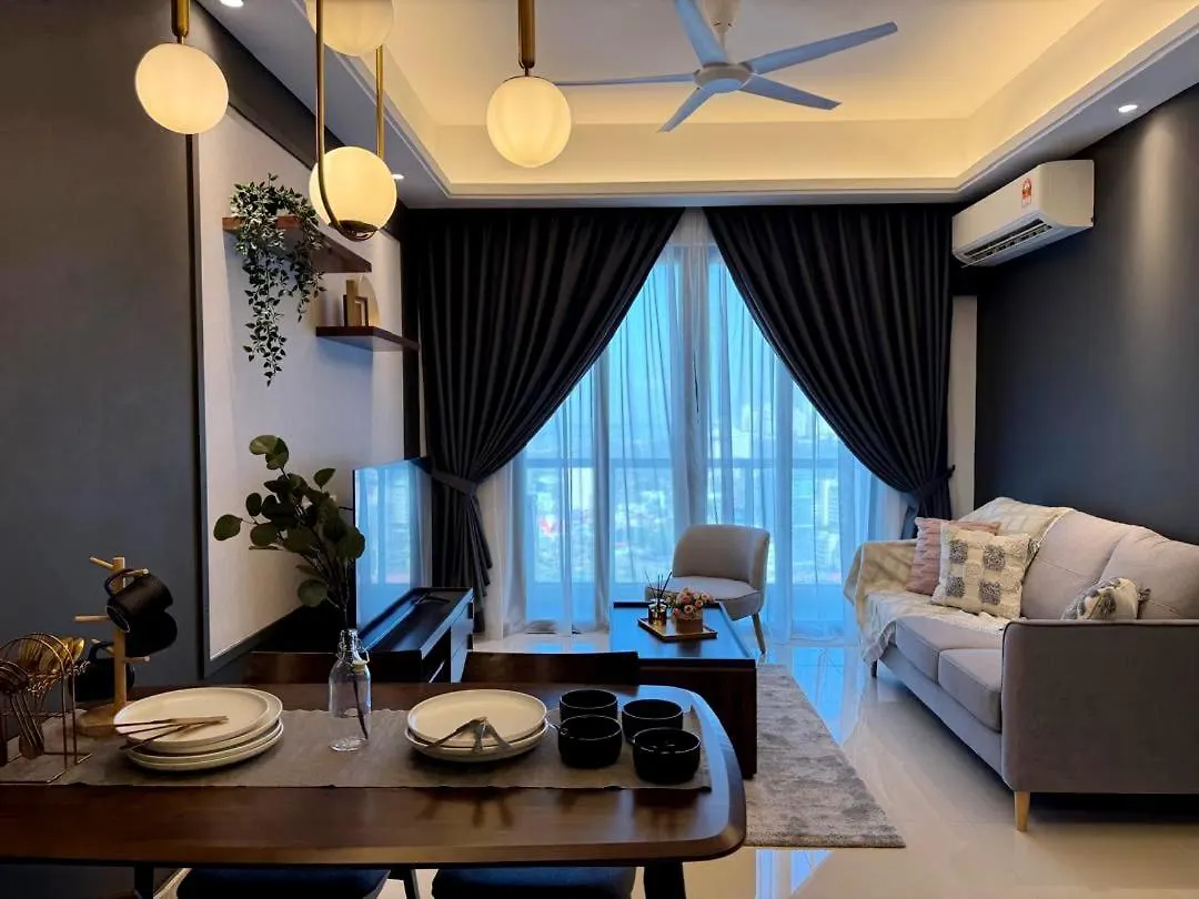 R&F Sea View 2Br Midnight Design 6-8Pax Brand New Lägenhet Johor Bahru